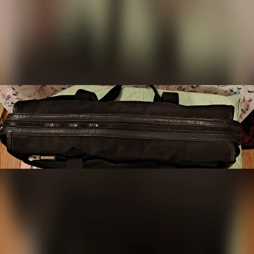 EUC Vintage 90s Fossil Black Business Casual School Padded Unisex Laptop Bag
